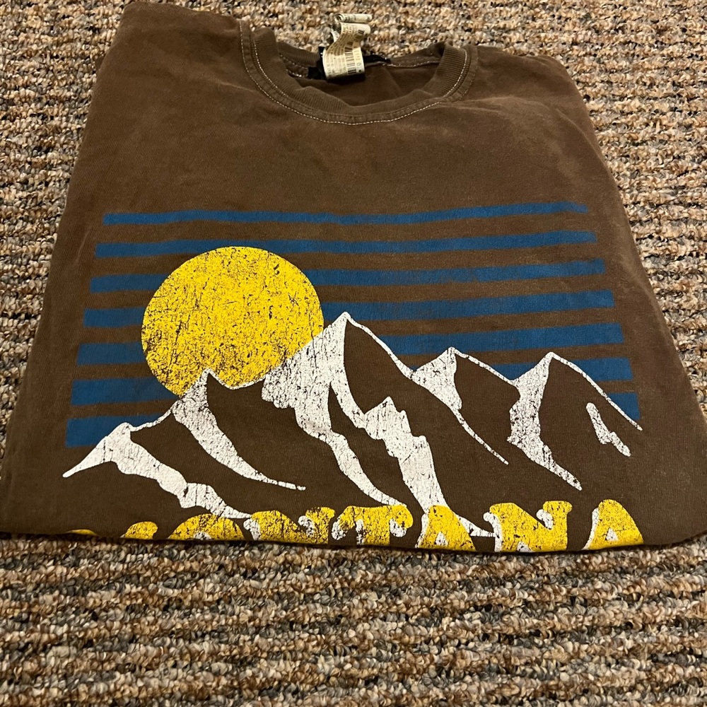 women’s tee shirt
